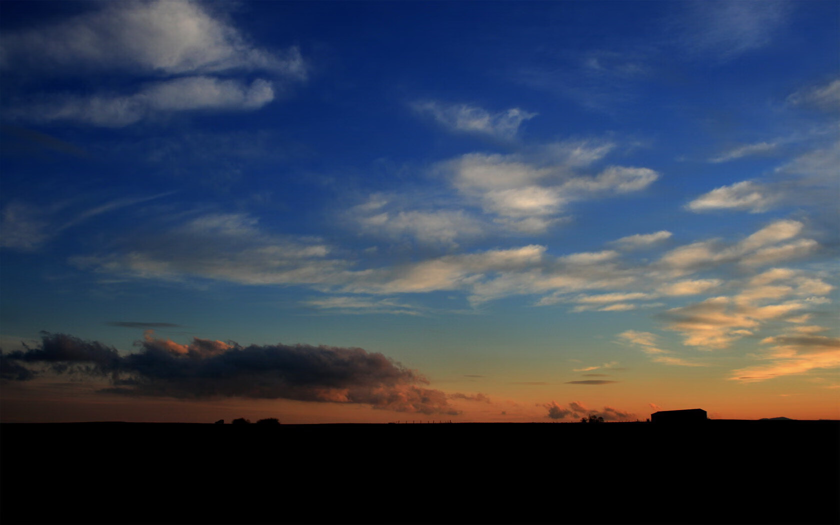 特色篮球运动走近少数民族地区，打造民族体育新名片，民族团结篮球赛标语