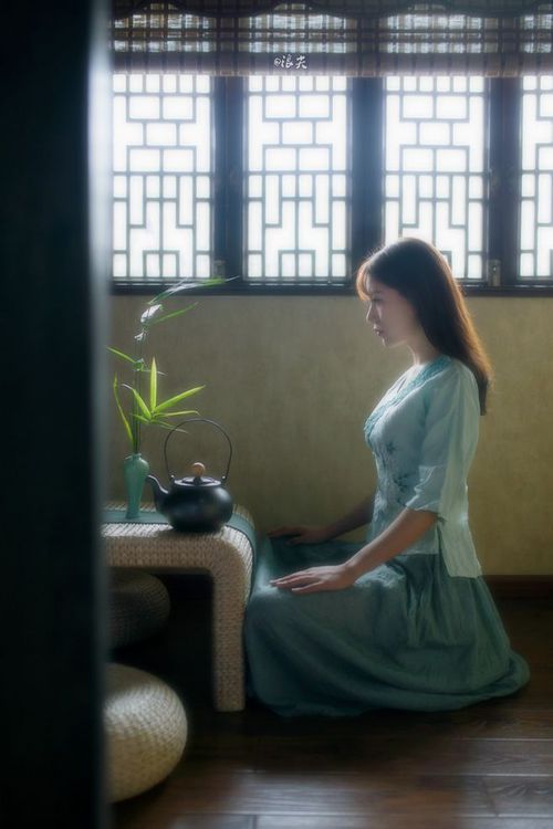 女子篮球青训强调团队战术执行力提升整体实力，女子篮球训练计划项目