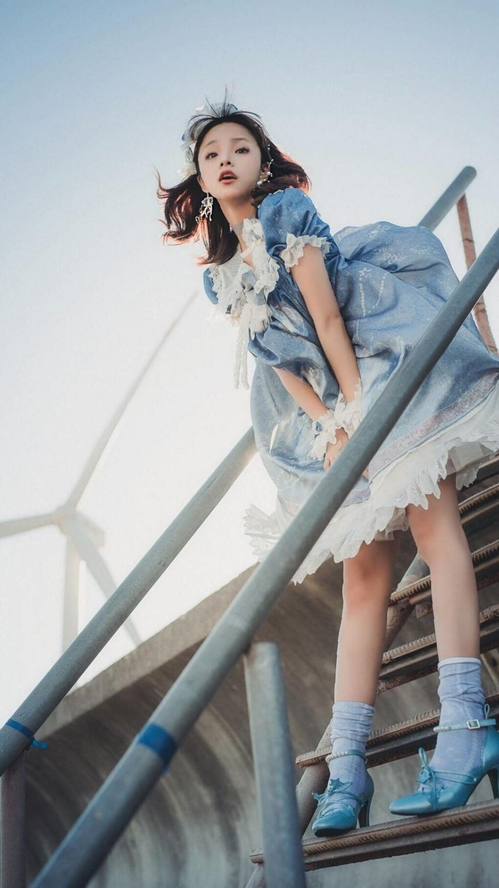 九游网页版官网入口-詹姆斯防守端表现积极多次干扰投篮，詹姆斯防守反击